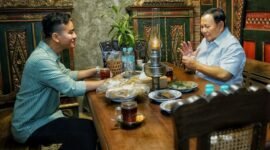 Ketua Umum Partai Gerindra Prabowo Subianto bersama Wali Kota Solo Gibran Rakabuming. (Dok. Tim Media Prabowo Subianto)