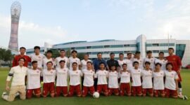 Menteri Pertahanan Prabowo Subianto saat mengujungi tim sepak bola Persib U-17 di Qatar. (Dok. Tim Media Prabowo Subianto)