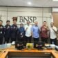 Foto: Ketua BNSP, Syamsi Hari, menyambut Kunjungan Kerja LSP KPK dalam upaya meningkatkan standar kompetensi antikorupsi. (18/1/24).(Doc.BNSP)