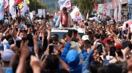 Calon presiden nomor urut 2, Prabowo Subianto menyapa puluhan ribu masyarakat Sulawesi Utara. (Dok. TKN Prabowo - Gibran)