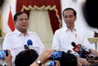 Calon Presiden No Urut 02, Prabowo Subianto bersama Presiden Jokowi. (Dok. Presidenri.go.id)