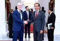 Presiden Joko Widodo menerima delegasi Apple di Istana Merdeka. (Facebook.com/@Setkab RI)