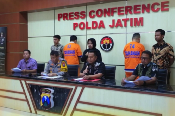 Polda Jatim Laksanakan Press Release hasil ungkap kasus Penipuan dan Penggelapan. (Instagram.com/@humaspoldajatim)