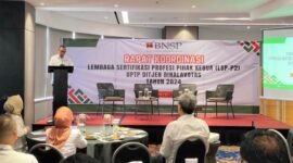 Foto : Badan Nasional Sertifikasi Profesi (BNSP) menggelar Rapat Koordinasi (Rakor) Lembaga Sertifikasi Profesi Pihak Kedua UPTP (LSP P2 UPTP) dihadiri oleh pejabat tinggi PUPR, serta Ditjen Binalavotas. di Hotel Mercure Jakarta (24/6/24). (Doc.Ist)