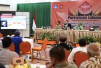 Foto : Prof. Amilin, Komisioner BNSP, memberikan paparan dalam Workshop Nasional di Politeknik Negeri Padang, membahas sertifikasi kompetensi dan implementasi Perpres 68 Tahun 2022, dengan kehadiran 38 perwakilan LSP se-Indonesia. (4/9/24). (Doc.BNSP)