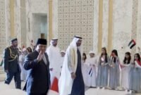 Presiden RI Prabowo Subianto disambut meriah oleh Presiden Uni Emirat Arab (UEA) Mohammed bin Zayed Al Nahyan (MBZ). (Dok. Tim Komunikasi Prabowo Subianto)