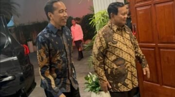 Saat Jokowi berkunjung ke kediaman Presiden RI Prabowo Subianto pada Jumat (6/12/2024) pukul 20:00 WIB. (Dok. Tim Komunikasi Prabowo Subianto)