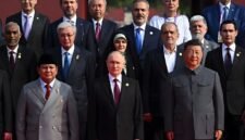 Seskab Teddy ungkap Presiden Prabowo langsung kembali ke Indonesia usai menyelesaikan agenda lawatannya ke China. (Instagram/sekretariat.kabinet)

