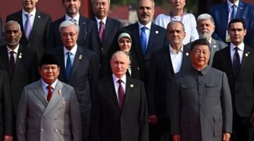 Seskab Teddy ungkap Presiden Prabowo langsung kembali ke Indonesia usai menyelesaikan agenda lawatannya ke China. (Instagram/sekretariat.kabinet)

